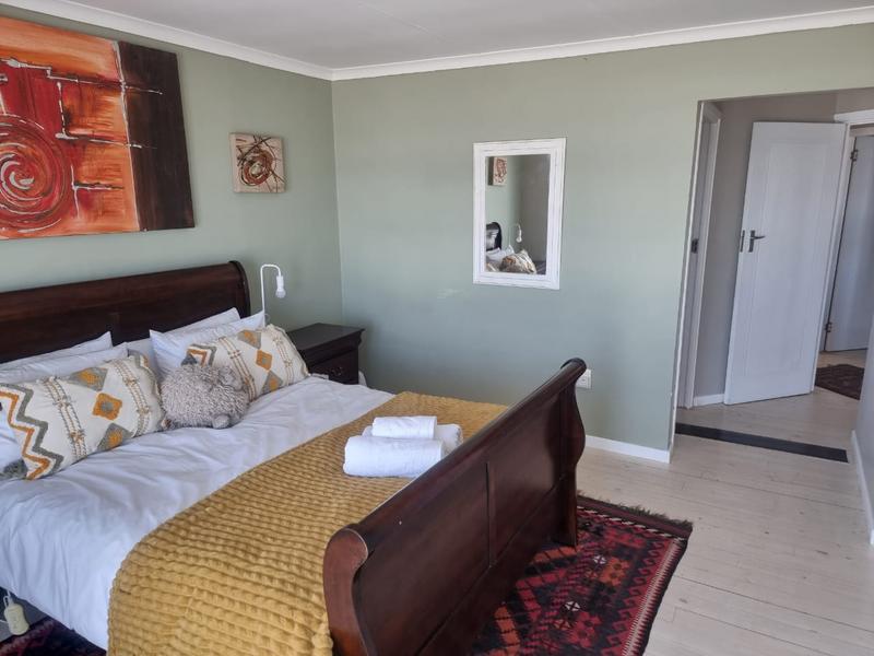 To Let 6 Bedroom Property for Rent in Outeniqua Strand Western Cape